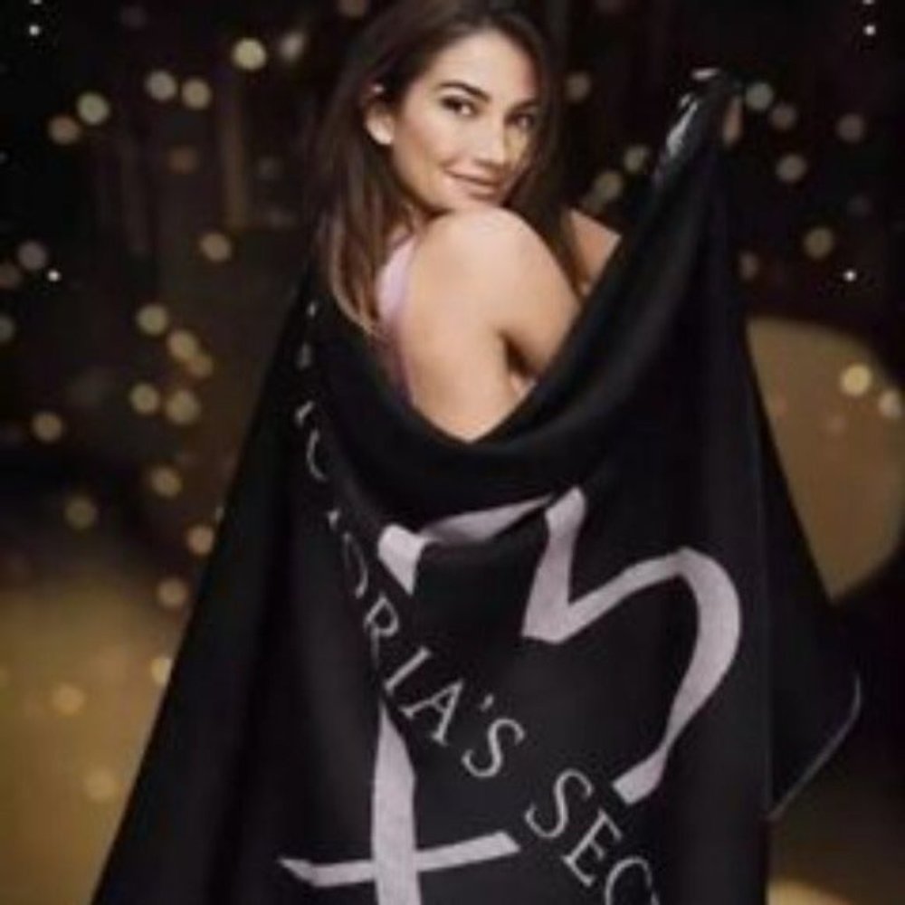 VICTORIA'S SECRET FRINGE THROW BLANKET